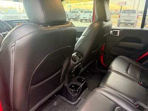 Used 2020 Jeep Gladiator Overland image 28