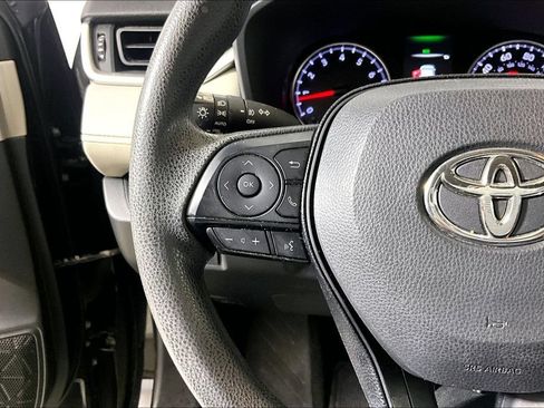 Used 2019 Toyota RAV4 XLE FWD image 14