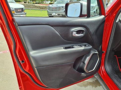 Used 2018 Jeep Renegade Limited w/ Safety & Security Group FWD image 20