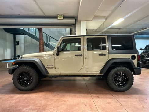 Used 2018 Jeep Wrangler Unlimited Sport S image 2