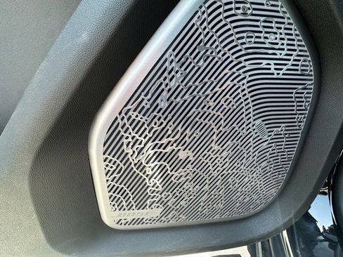 New 2025 GMC Hummer EV 2X image 13