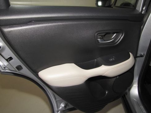 Certified 2025 Honda HR-V LX image 12
