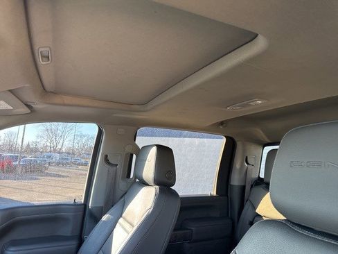 Used 2022 GMC Sierra 2500 Denali w/ Denali Ultimate Package image 11