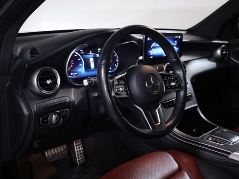 Used 2020 Mercedes-Benz GLC 300 4MATIC image 28