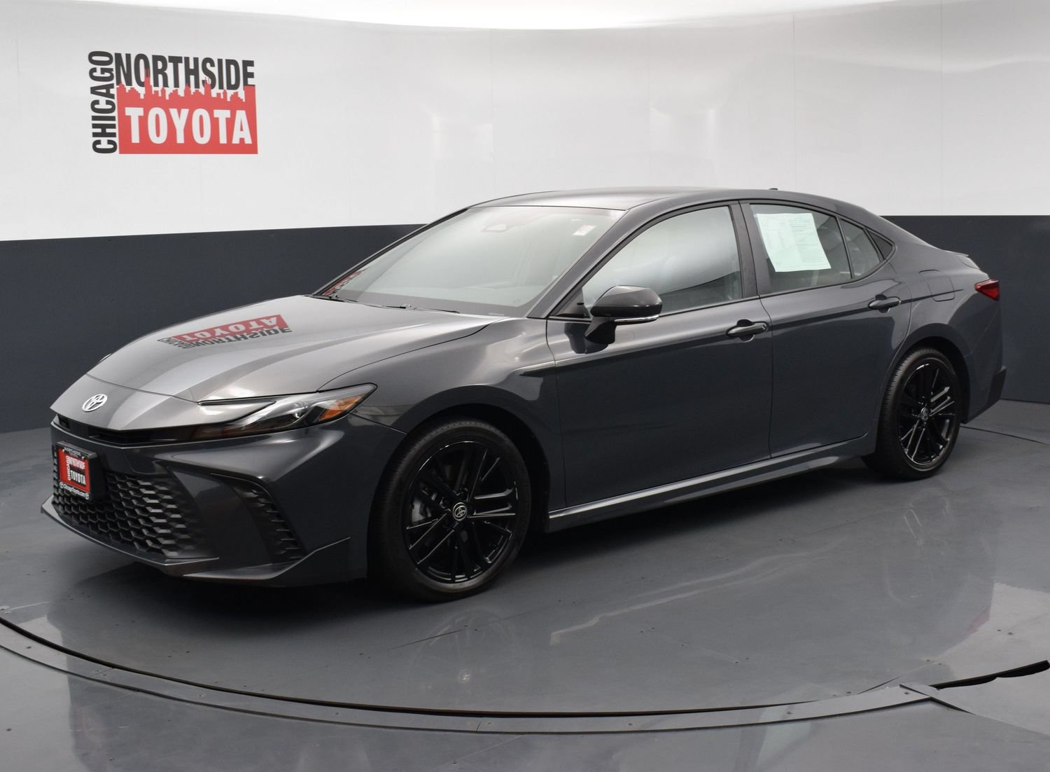 Used 2025 Toyota Camry SE FWD image 8