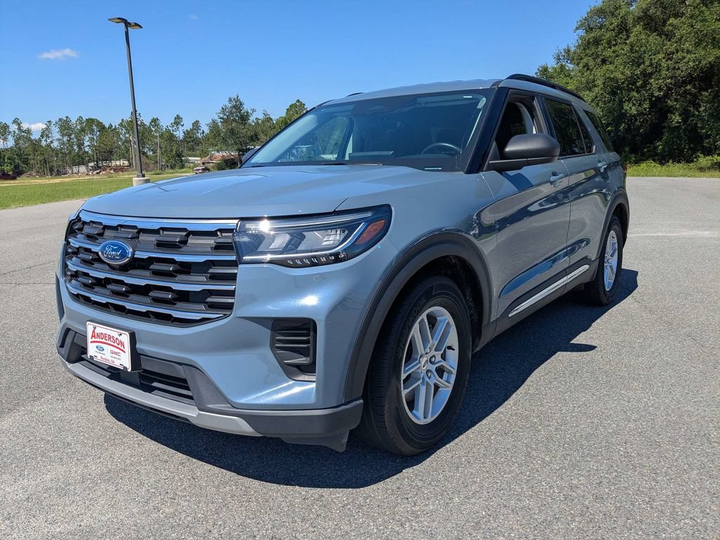 Used 2025 Ford Explorer Active RWD image 8