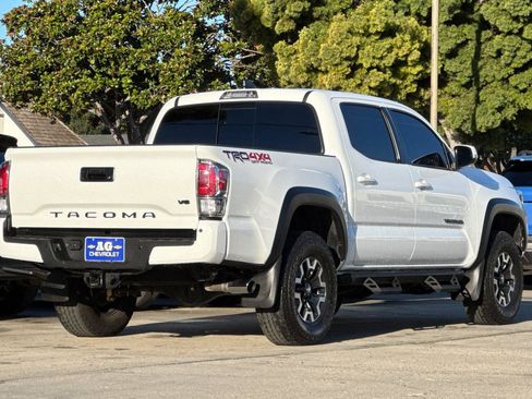 Used 2022 Toyota Tacoma TRD Off-Road image 4