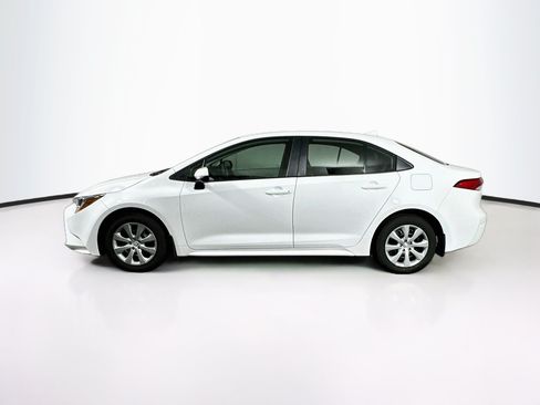 Used 2026 Toyota Corolla LE FWD image 4
