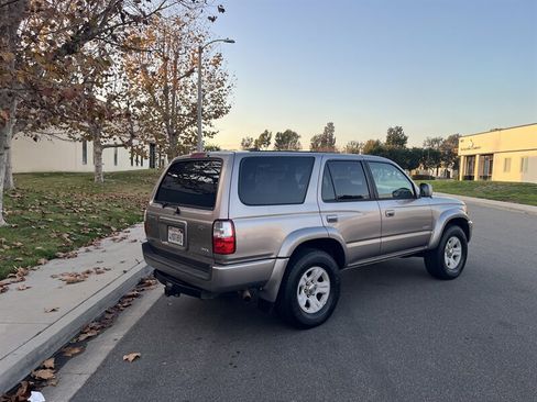 Used 2002 Toyota 4Runner SR5 image 4