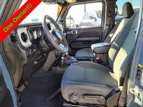 Used 2024 Jeep Wrangler Unlimited Sahara AWD/4WD image 5