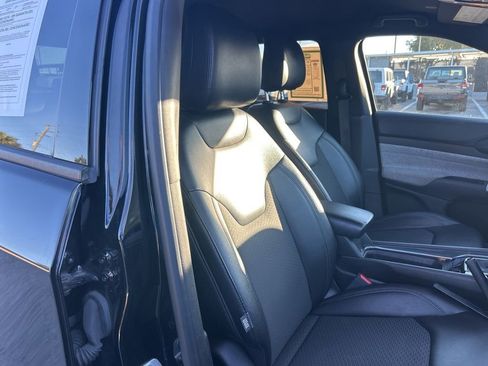 Used 2024 Jeep Compass Latitude image 22