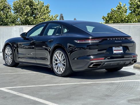 Used 2023 Porsche Panamera image 3