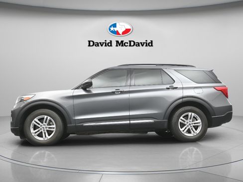 Used 2023 Ford Explorer XLT image 30