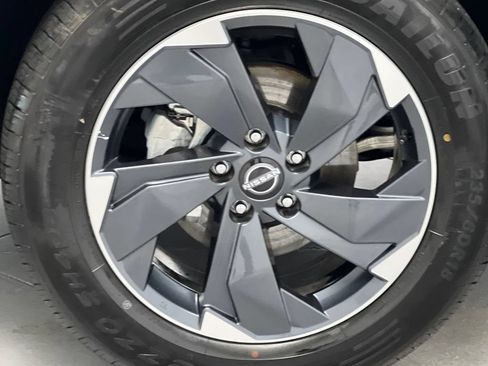 Used 2025 Nissan Rogue SV AWD/4WD image 69
