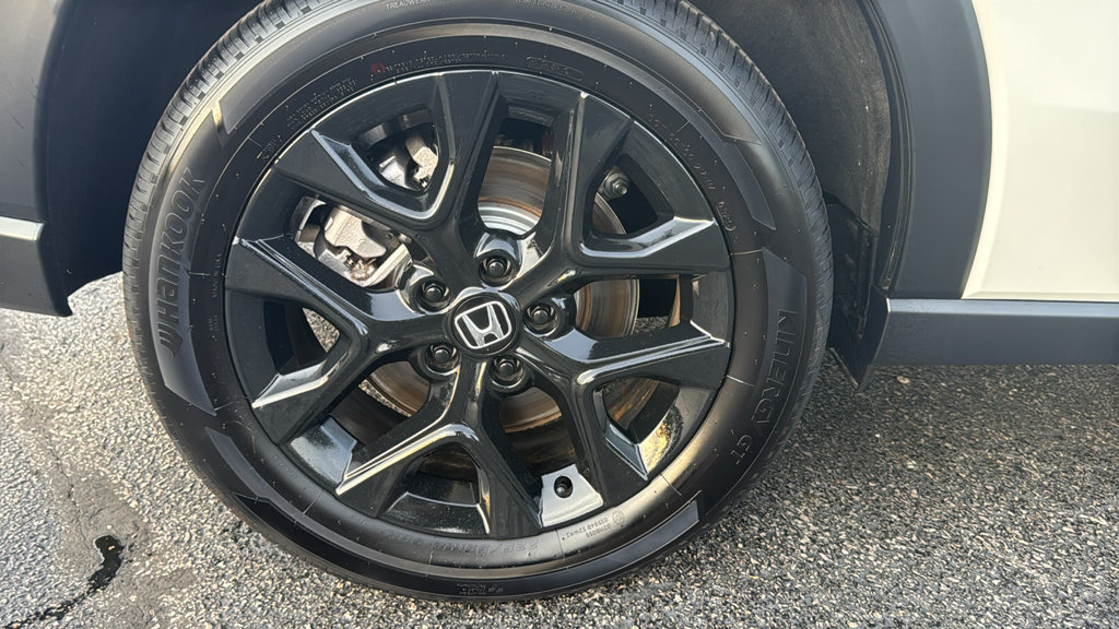 Certified 2025 Honda HR-V Sport image 8