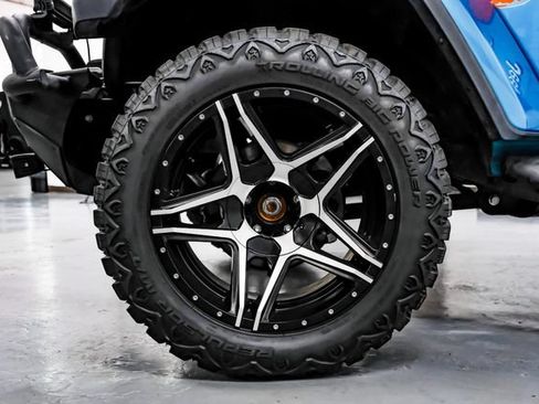 Used 2020 Jeep Wrangler Unlimited Sahara AWD/4WD image 81