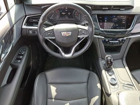 Used 2025 Cadillac XT6 Premium Luxury w/ Technology Package image 11