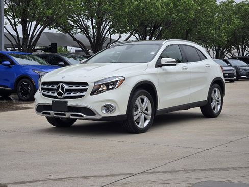 Used 2018 Mercedes-Benz GLA 250 4MATIC image 2