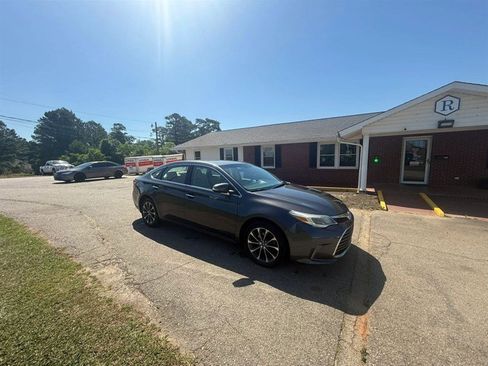 Used 2016 Toyota Avalon XLE FWD image 16