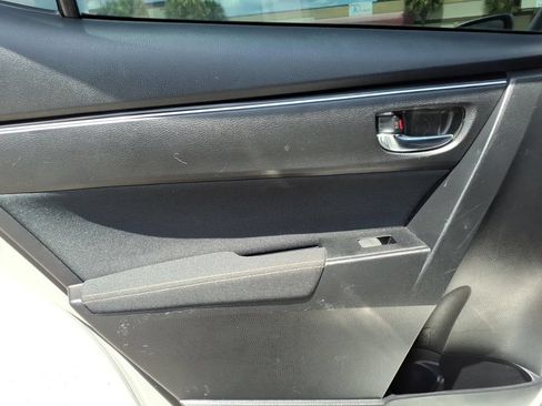 Used 2017 Toyota Corolla L FWD image 19