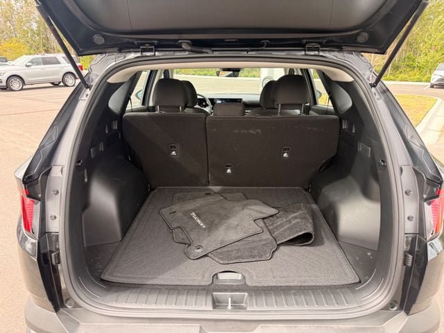 Used 2026 Hyundai Tucson SE FWD image 16