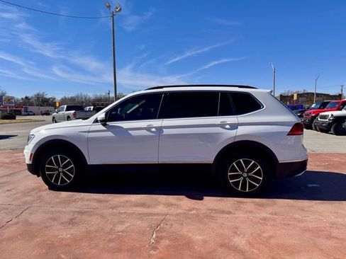 Used 2021 Volkswagen Tiguan SE FWD image 9