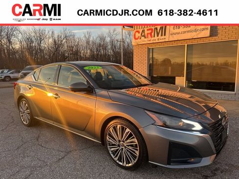 Used 2023 Nissan Altima 2.5 SL image 1