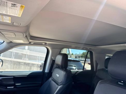Used 2025 Ford Expedition Max Platinum AWD/4WD image 17