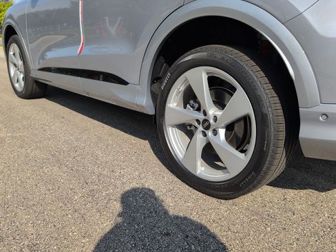 New 2025 Audi Q5 Premium Plus image 3