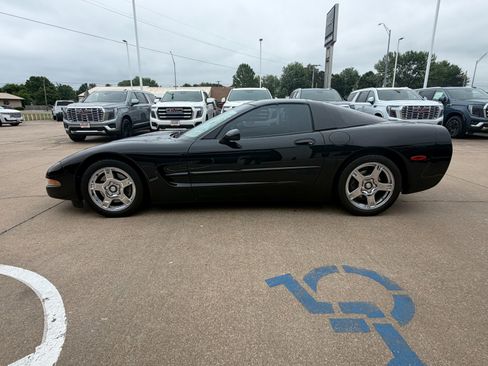 Used 1999 Chevrolet Corvette Coupe w/ Memory Pkg RWD image 3