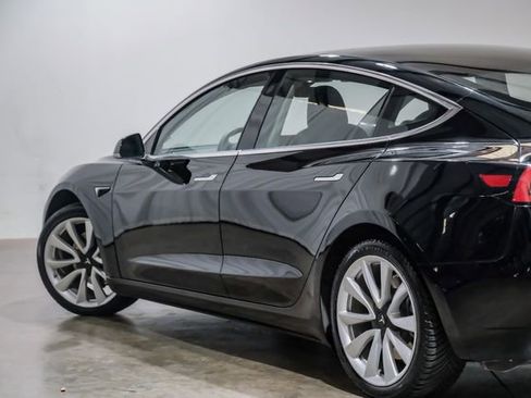 Used 2019 Tesla Model 3 Standard Range Plus image 16
