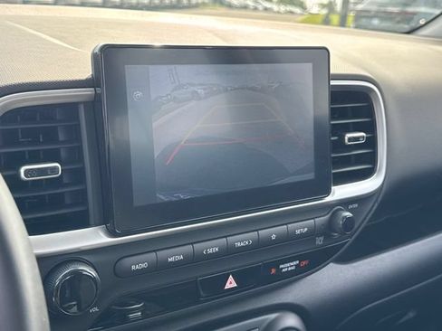 Used 2025 Hyundai Venue SEL FWD image 19