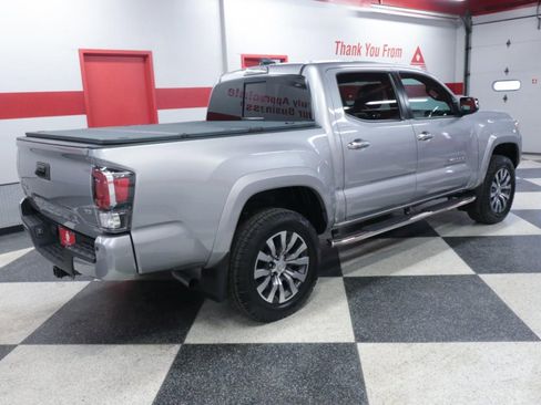 Used 2021 Toyota Tacoma Limited image 7