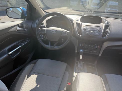 Used 2017 Ford Escape SE w/ SE Cold Weather Package AWD/4WD image 14
