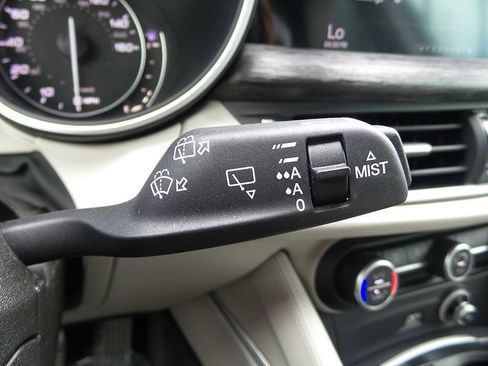 Used 2019 Alfa Romeo Stelvio RWD image 35