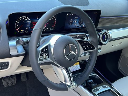 Used 2026 Mercedes-Benz GLB 250 4MATIC image 14