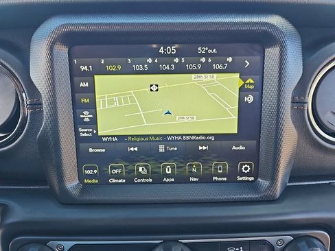 Used 2023 Jeep Gladiator Overland image 18