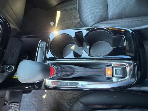 Used 2025 Chevrolet Trax RS w/ Driver Confidence Package FWD image 17