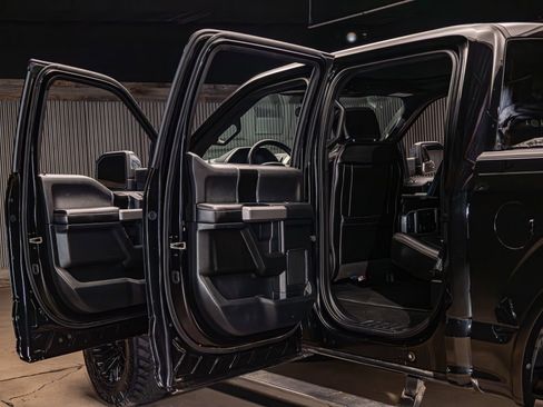 Used 2019 Ford F150 Platinum w/ Equipment Group 701A Luxury AWD/4WD image 32