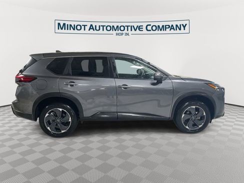 Used 2025 Nissan Rogue SV AWD/4WD image 9