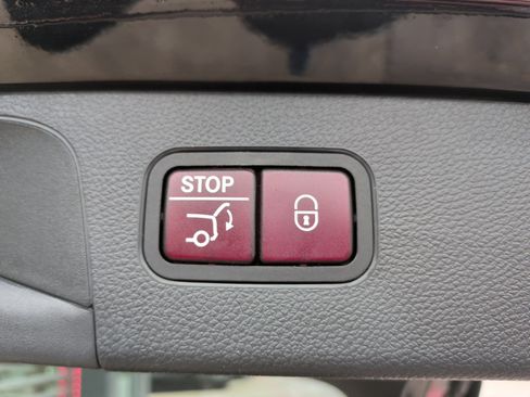 Used 2018 Mercedes-Benz GLC 300 300 image 29