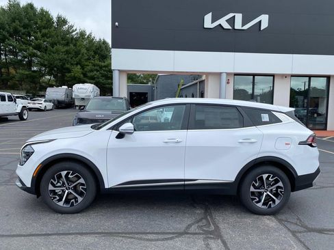 Used 2025 Kia Sportage EX FWD image 2