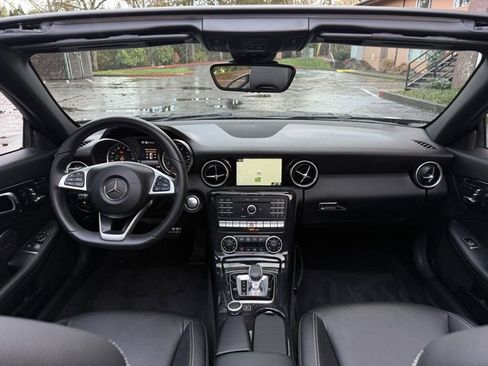Used 2019 Mercedes-Benz SLC 300 image 13