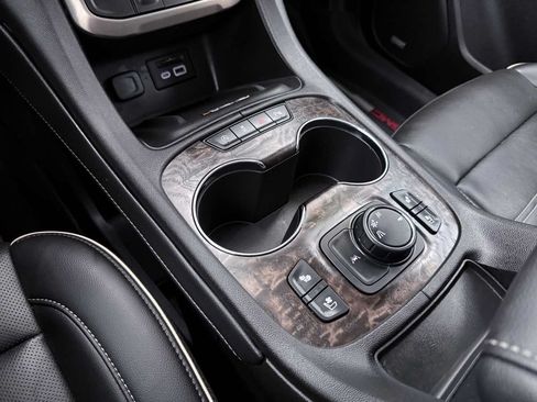Used 2022 GMC Acadia Denali w/ Denali Ultimate Package FWD image 57