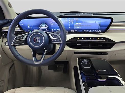 Used 2025 Buick Enclave Avenir image 9