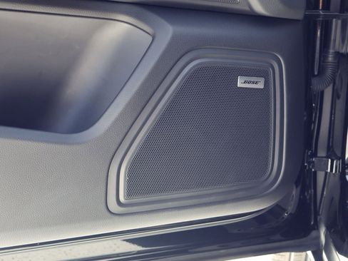 Certified 2025 Porsche Macan AWD/4WD image 14