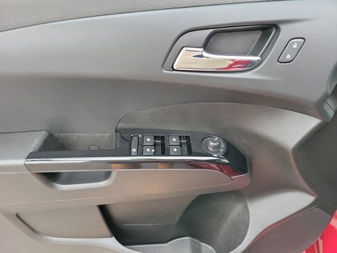 Used 2017 Chevrolet Sonic LT w/ Convenience Package image 7