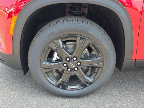 New 2027 Chevrolet Traverse LT w/ Midnight/Sport Edition FWD image 9