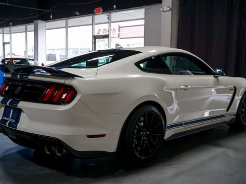Used 2020 Ford Mustang Shelby GT350 w/ Technology Package image 28