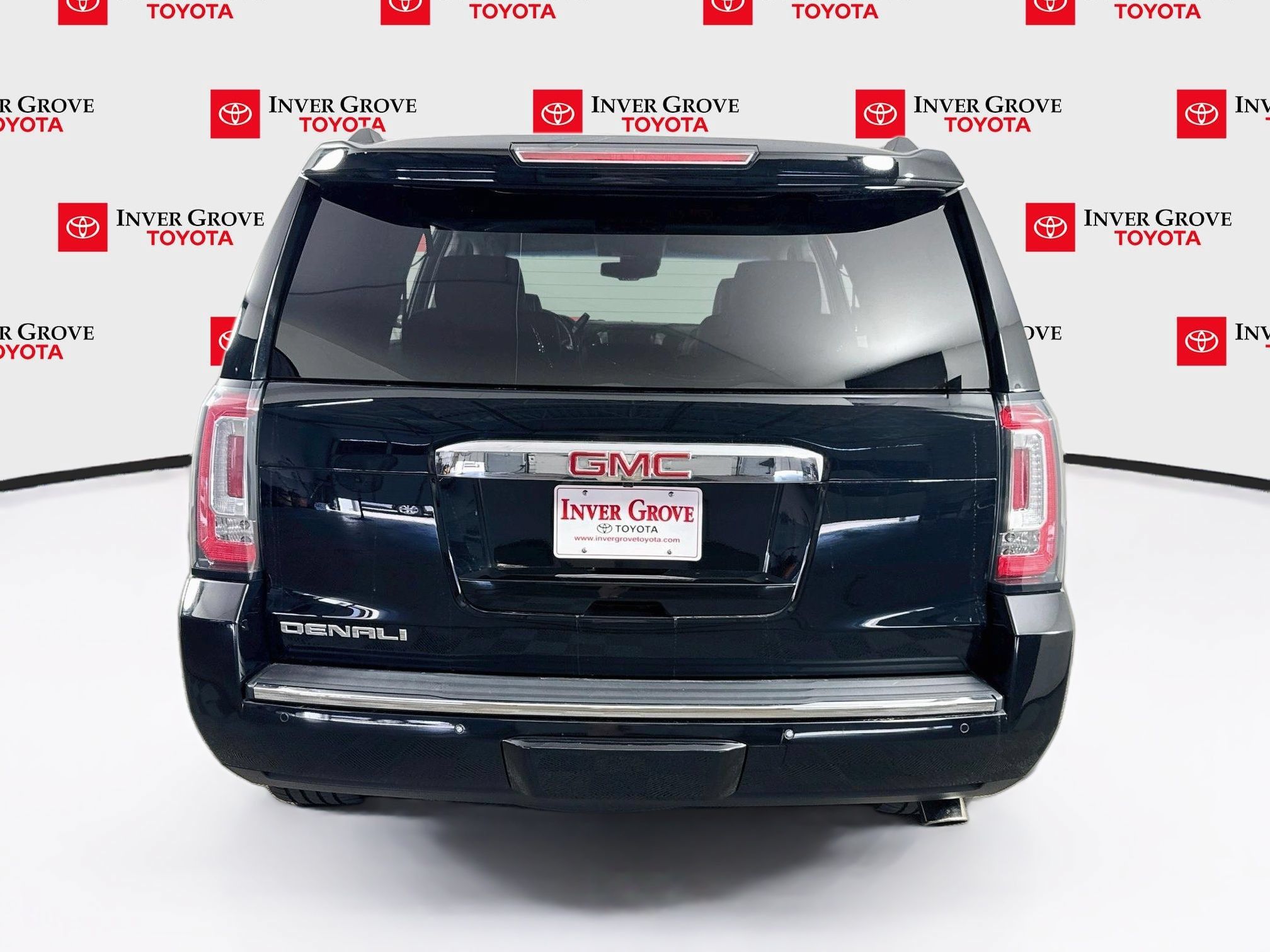 Used 2016 GMC Yukon Denali w/ Open Road Package AWD/4WD image 6